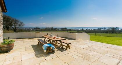 Bwthyn Gwenllyr - sleeps 6 guests in 3 bedrooms