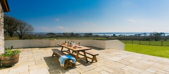 Bwthyn Gwenllyr - sleeps 6 guests in 3 bedrooms