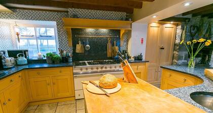 Tal y Bont Farm - a remote that sleeps 30 guests in 14 bedrooms