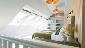 6 bedrooms, iron/ironing board, travel crib, free WiFi