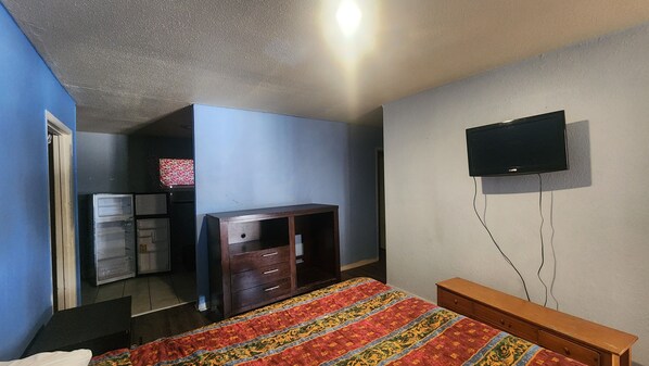 Desk, free WiFi, bed sheets