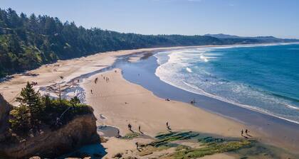 Dog Friendly Beach House Walk to Beach & Surfing