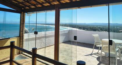 House with beautiful sea view, 5 minutes from the beach and trails of Barra de Guaratiba