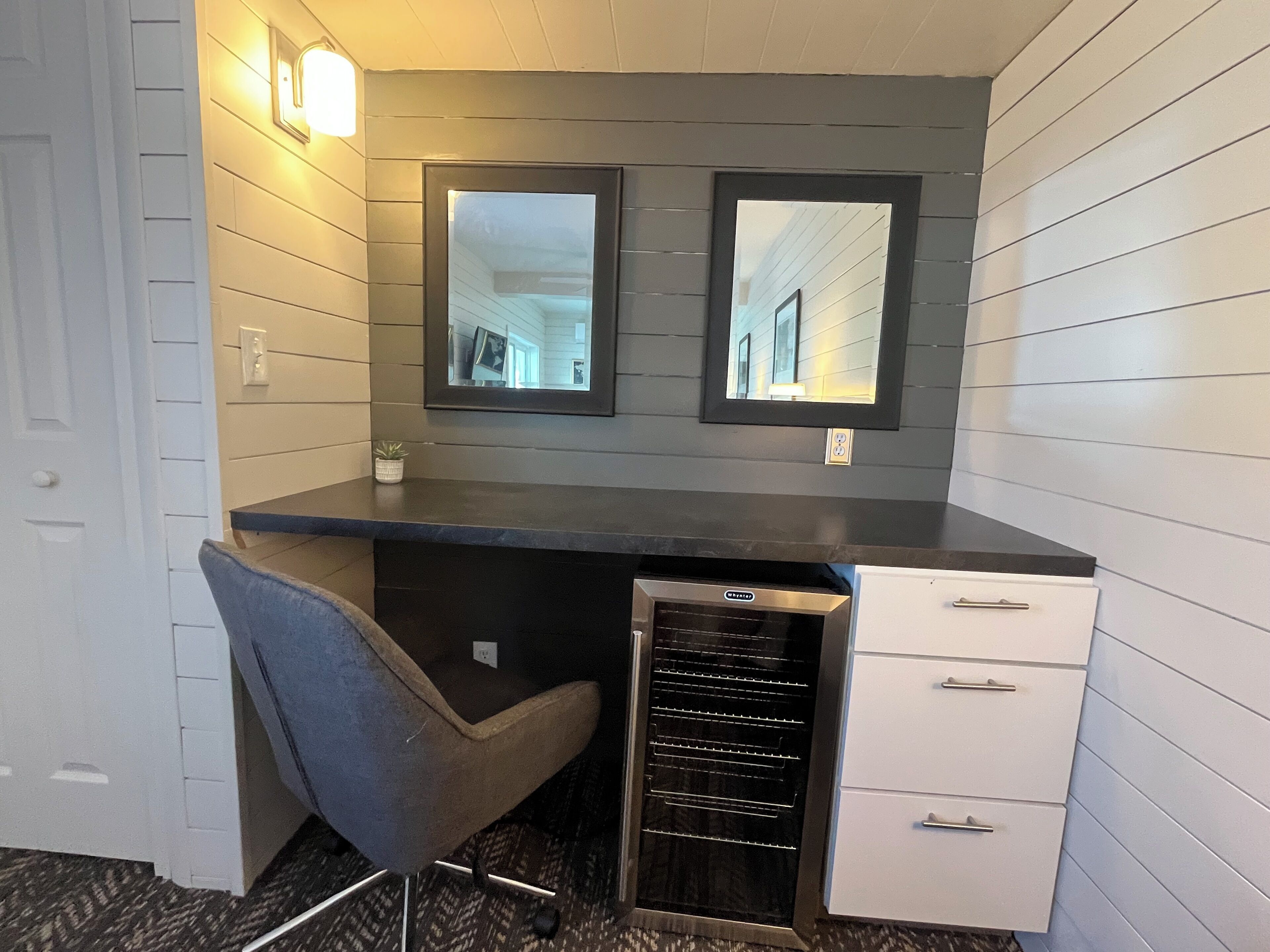 Standard Quadruple Room, Lake View | Free WiFi