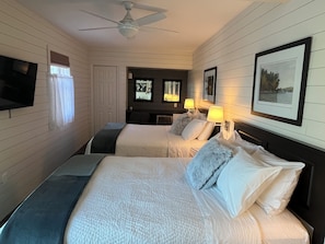 Standard Quadruple Room, Lake View | Free WiFi