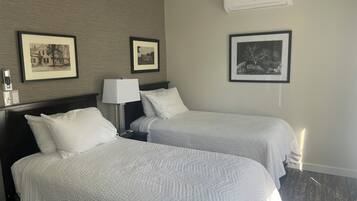 Standard Double or Twin Room | Bathroom | Hair dryer, towels, soap, shampoo