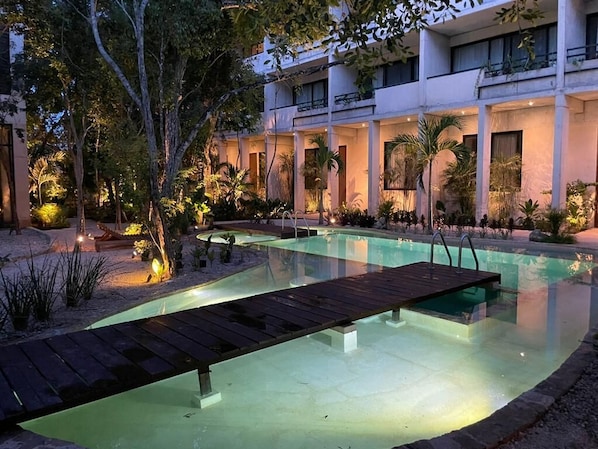 3 outdoor pools