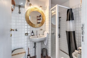 Hårtørrer, håndklæder