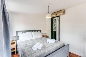 1 bedroom - One Bedroom Apartment (ROMA)