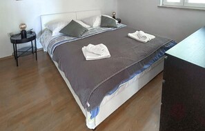 4 habitaciones, cuna de viaje y wifi gratis 