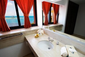 تجهيزات دش، مجففات شعر، مناشف، صابون