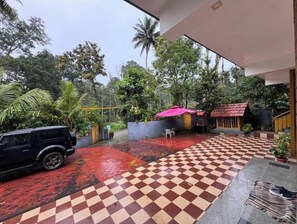 Property grounds - Sukhavana home stay suite (Madikeri)