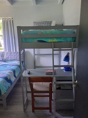 3 quartos, ferros/tábuas de passar roupa, Wi-Fi, roupa de cama