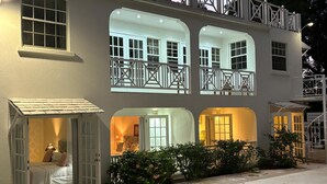 Unclassified image, 3 of 52, button - Palm Retreat luxury 4 bedroom maisonette with pool, just 400m from Mullins Beach (Saint peter)