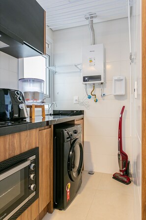 Studio | Cuisine privée | Batterie de cuisine, vaisselle et ustensiles