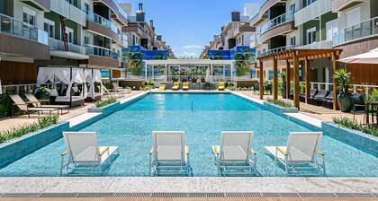 Seaside Condominium in Campeche-florianopolis SHR