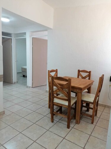 2 bedroom 5 minutes walk to the beach