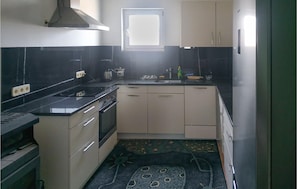 Réfrigérateur, four, plaque de cuisson, lave-vaisselle