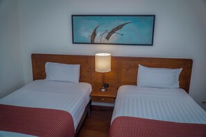Chambre Standard avec lits jumeaux | Bureau, système d’insonorisation, accès au Wi-Fi (inclus)