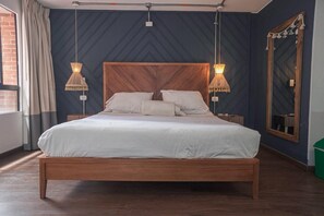 Standard Room, City View | Desk, free WiFi