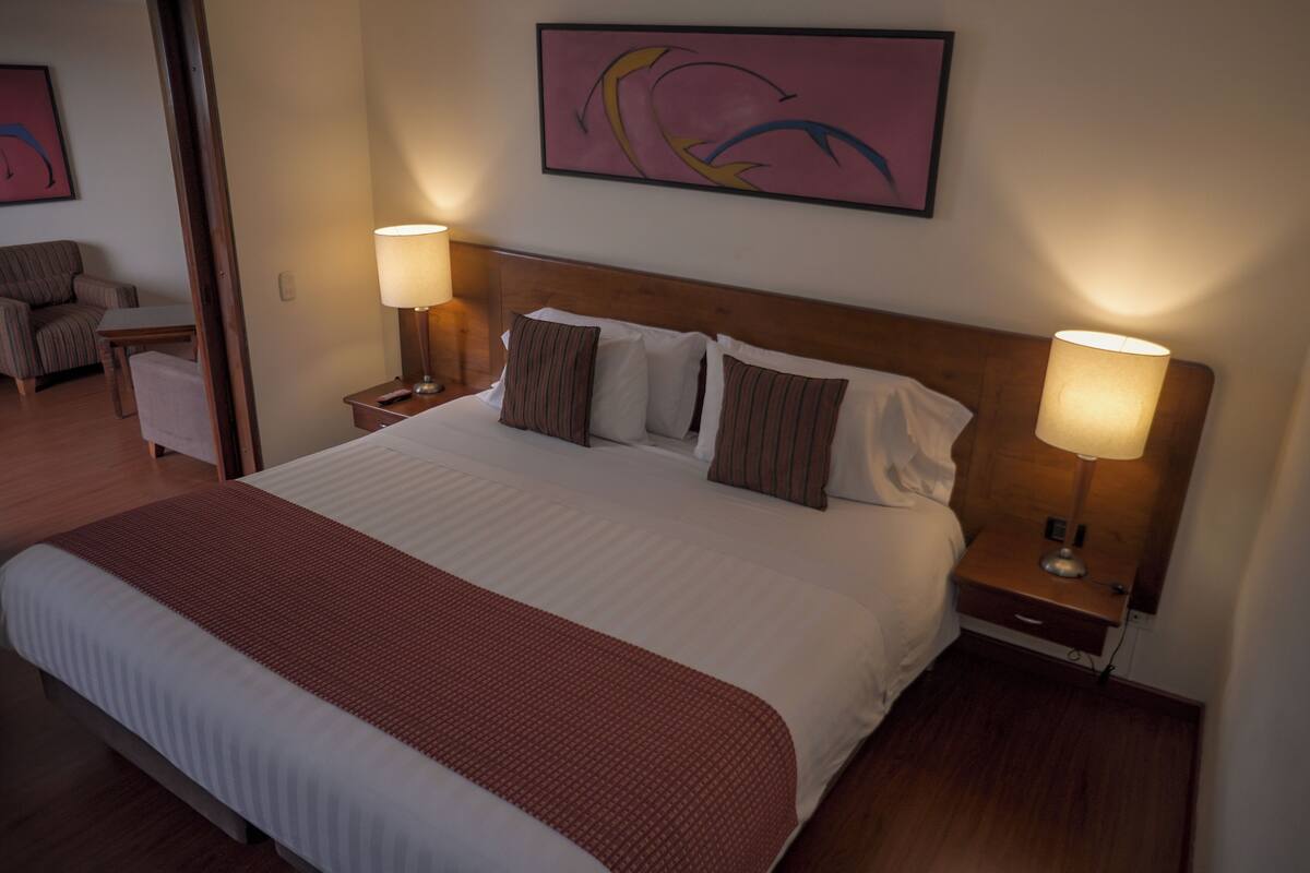 Bureau, chambres insonorisées, Wi-Fi gratuit