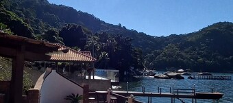 Excellent house on Águas Lindas beach (Itacuruça Island)