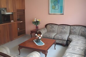 Rumah Keluarga | Area keluarga | TV layar datar