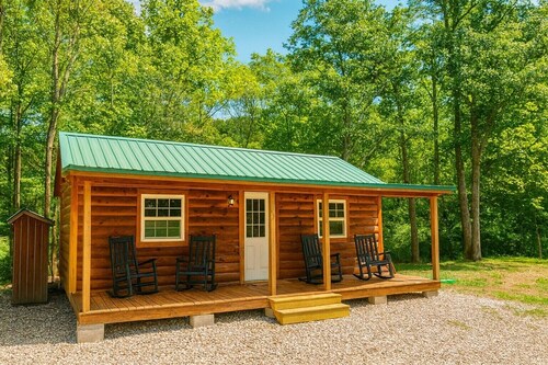 Private Stargazing Tent Hickory Hideaway – Peaceful Glamping with Fire Pit & Open Skies