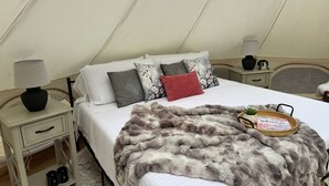 1 habitación y ropa de cama