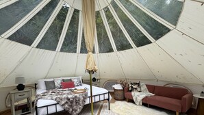1 habitación y ropa de cama