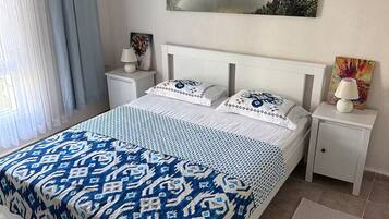 3 bedrooms, iron/ironing board, bed sheets