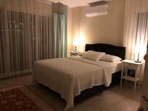 3 slaapkamers, een strijkplank/strijkijzer, beddengoed