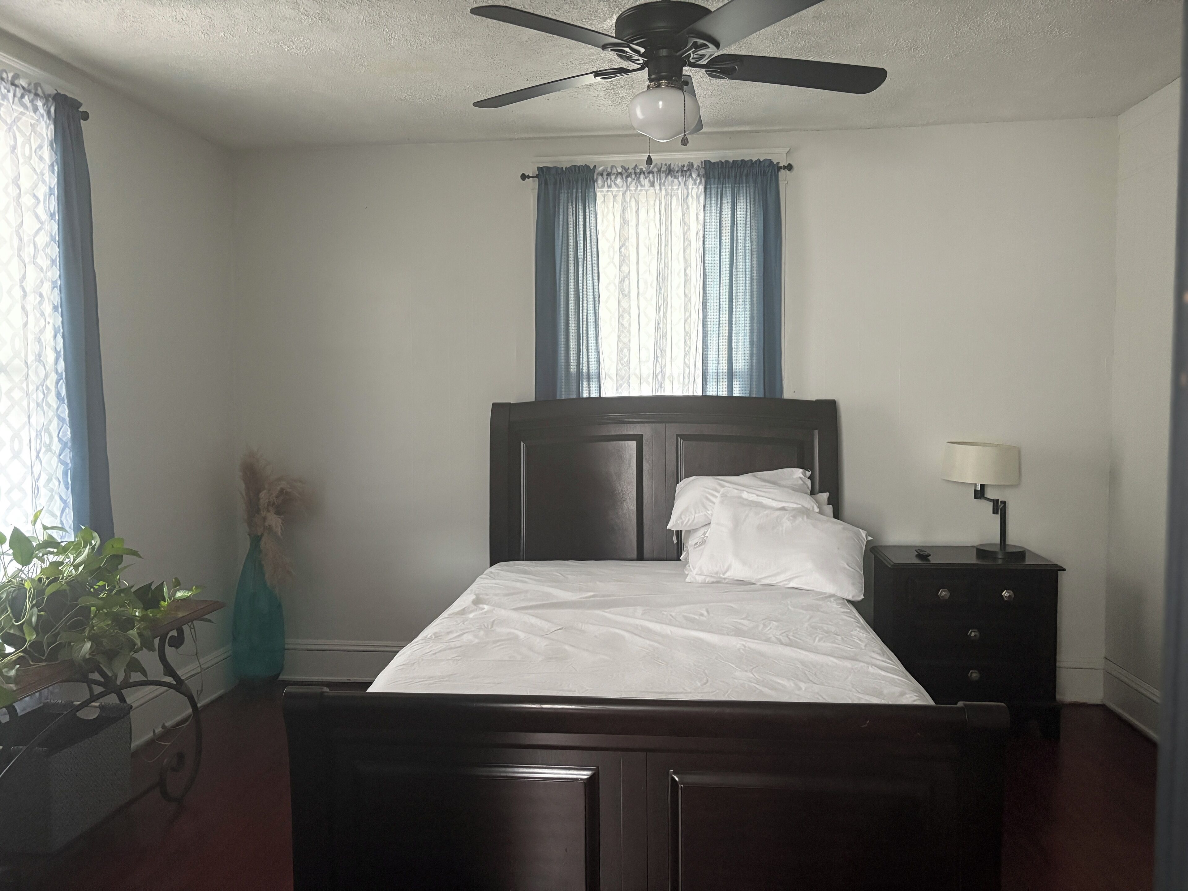 4 bedrooms, WiFi, bed sheets