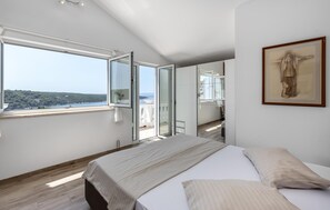 3 chambres, fer et planche à repasser, Wi-Fi gratuit