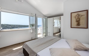 3 chambres, fer et planche à repasser, Wi-Fi gratuit