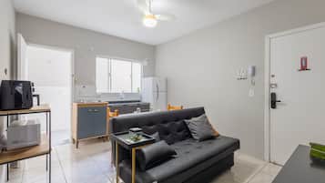 Basic Apartment | Living area