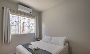 Basic Apartment | 1 bedroom, bed sheets