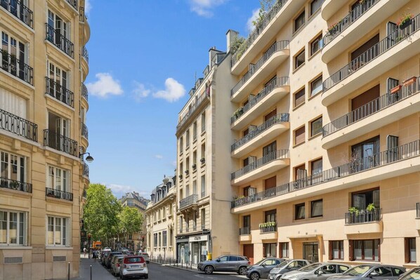 Exterior - Lavie Maison : Cozy AC Fontaine (Paris)
