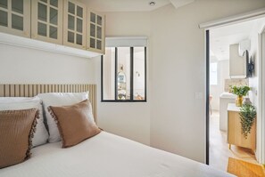 1 bedroom, desk, iron/ironing board, free WiFi