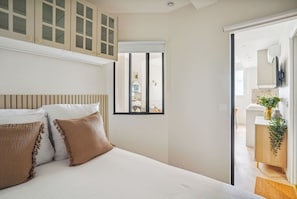 1 bedroom, desk, iron/ironing board, free WiFi