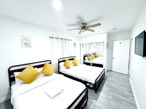 2 bedrooms, iron/ironing board, WiFi, bed sheets