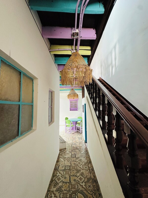 Interior - AQUI ME QUEDO here I stay (Bogota)