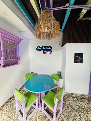 Interior - AQUI ME QUEDO here I stay (Bogota)