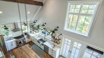 Micro-ondes, four, plaque de cuisson, lave-vaisselle