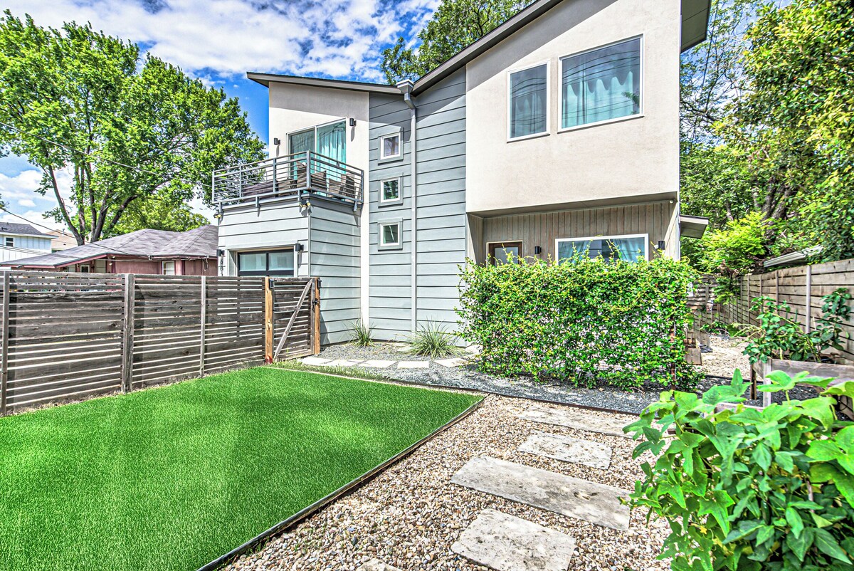 Photo 5 of NEW Listing ! East Austin Home W/Pool & Patio