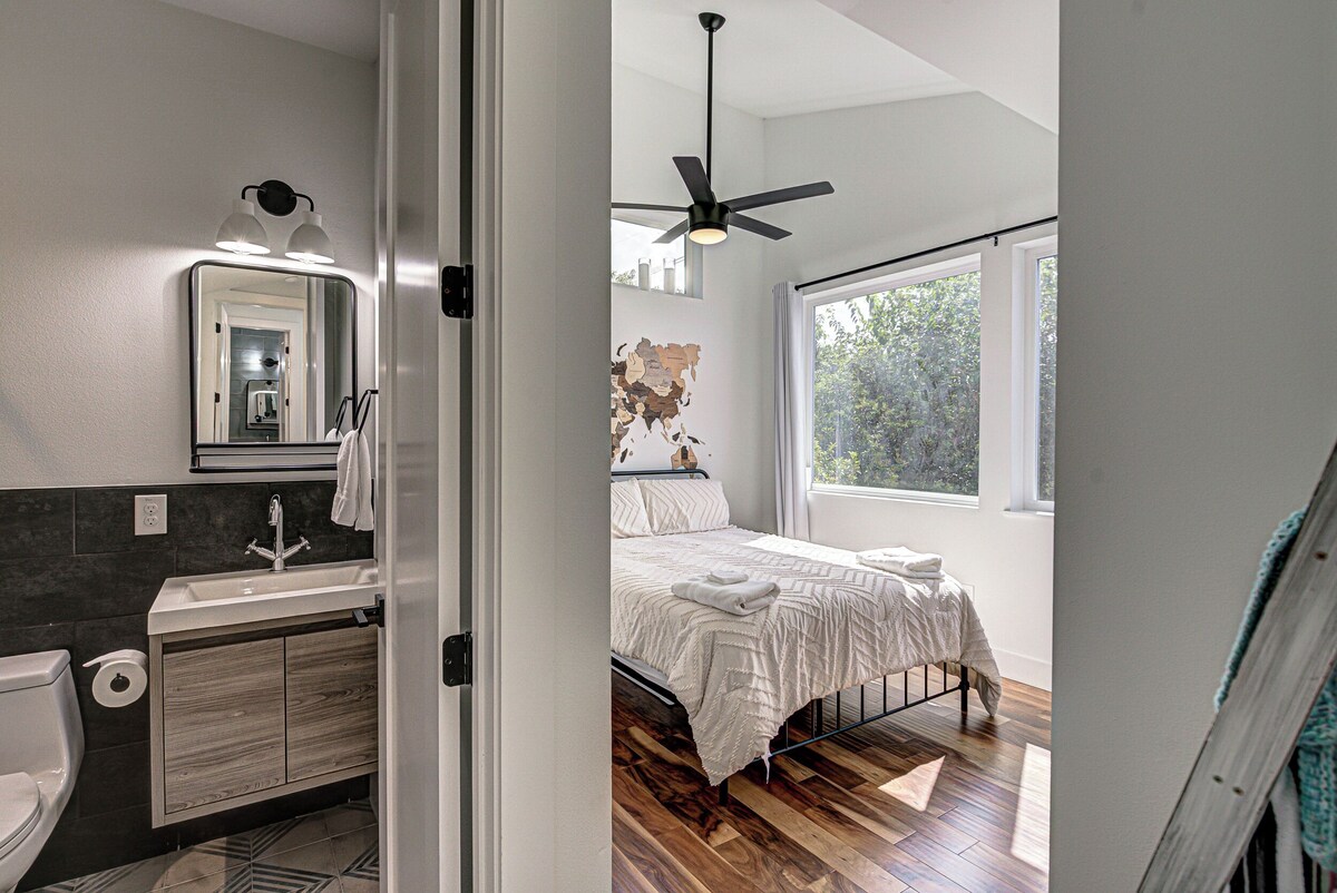 Photo 25 of NEW Listing ! East Austin Home W/Pool & Patio