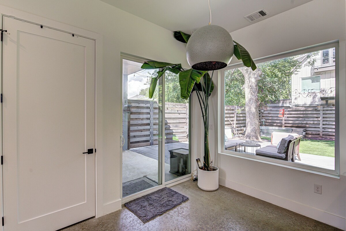 Photo 7 of NEW Listing ! East Austin Home W/Pool & Patio
