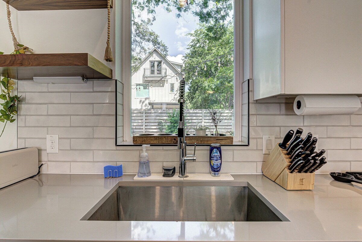 Photo 17 of NEW Listing ! East Austin Home W/Pool & Patio