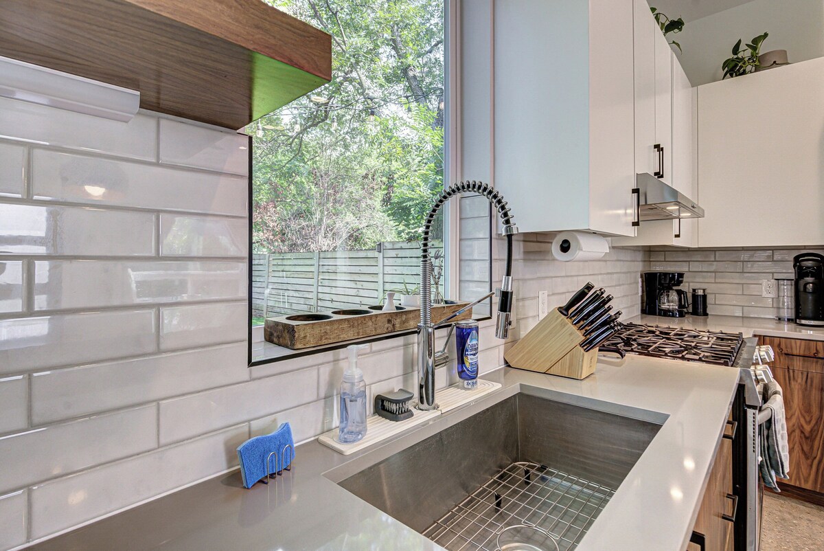 Photo 19 of NEW Listing ! East Austin Home W/Pool & Patio