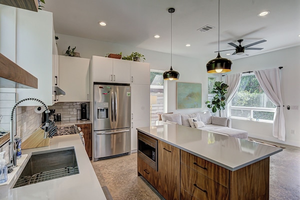 KĂŒhlschrank, Mikrowelle, Ofen, Herdplatte